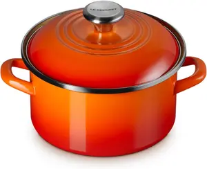 Небольшая эмалированная кастрюля Le Creuset, 3,8 л, для использования на открытом огне