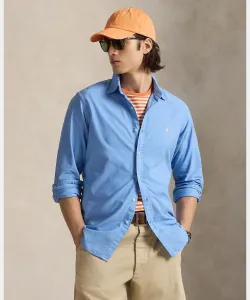 Классическая рубашка Оксфорд из ткани, окрашенной в готовом виде.