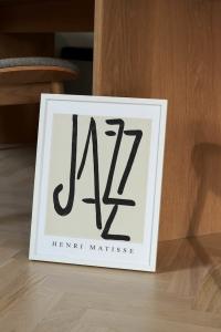 Титульный лист портфолио джазового плаката Postery, 30x40 см, бежевый