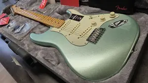 Fender American Professional II Stratocaster НОВЫЙ Surf Green Metallic Pearl, гриф из клена, MN Postmodern Deluxe Heel, электрогитара Strat, США