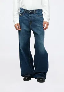 Джинсы свободного кроя Diesel