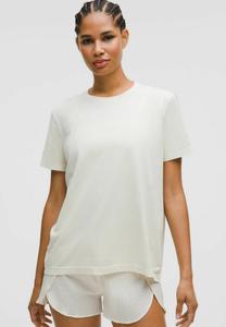 Футболка lululemon Swiftly Relaxed Short Sleeve, Light Ivory Light Ivory/White