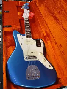 Fender American Vintage II 1966 Jazzmaster, гриф из палисандра, цвет Lake Placid Blue