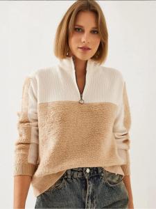 Bianco Lucci Свитер в бежевом, кремовом цвете