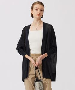 Синтетический кардиган высокой плотности, пригодный для стирки в сухом виде.