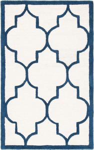 Ковер SAFAVIEH, 61 x 92 см, Cambridge Collection, Ivory & Navy, ручной работы марокканский узор из шерсти, идеально для помещений с высокой проходимостью: прихожая, гостиная, спальня (CAM134Z)