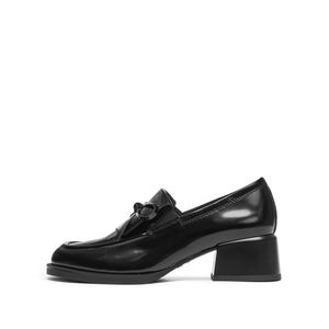 Маленькие лоферы Jennie для женщин Staccato, starry черный (loose fit)