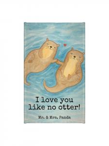 Mr. & Mrs. Panda Полотенце с изображением лап выдры, держащих рисунок и надпись белым цветом