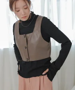 Бюстье из искусственной кожи, обеспечивающее двустороннее движение спереди и сзади.