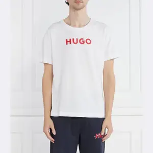 Футболка стандартного кроя с изображением героя Hugo, белый