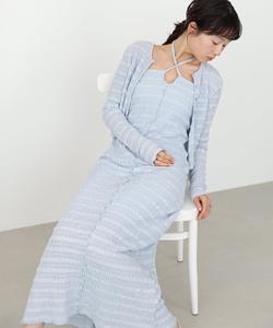 Комплект из кардигана и платья Mellow, подобранных по цвету.