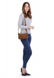 Сумка через плечо, натуральная кожа, производство Италия Cluty, цвет Cognac