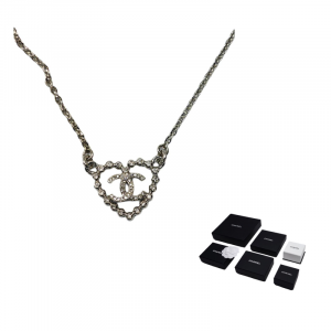 CHANEL Колье с кристаллами Unisex Silver