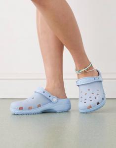 Классические матовые сабо Crocs синего цвета