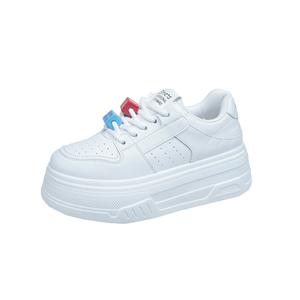 TONYBEAR Антискользящие и износостойкие низкие скейтерские туфли для женщин с эффектом увеличения роста - белые, цвет White