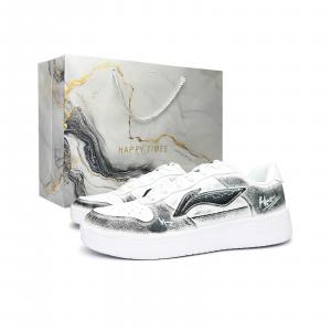 Женские низкие скейтборд-кроссовки Li Ning Floating Boat Unquenched Flame из искусственной кожи, легкие и дышащие., черный белый серый (серый special shopping bag)