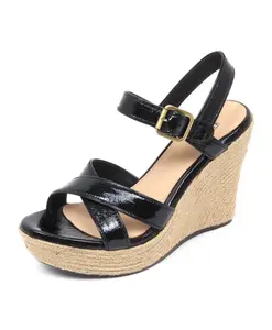 Сандалии на танкетке W Jackilyn Ugg, черный