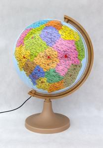 Зачем, освещенный польский административный и физический глобус ZACHEM