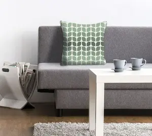 Декоративная подушка Queence "Линус", с узором в виде листьев, чехол без наполнения, 1 шт 40х40 см, зеленый