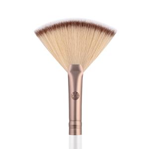 Кисть для пудры 211 // fan brush - prime vegan elegance Luvia, количество 1 шт.