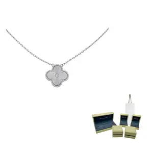 Alhambra Four Leaf Lucky серия 18K белое золото ожерелье женское серебро Van Cleef & Arpels, Four-Leaf Lucky Pendant