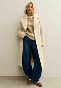Зимнее пальто с однобортной текстурированной поверхностью New Look, Cream