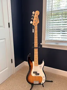 Бас-гитара Fender Traditional 50s Precision 2-цветный Sunburst 2023 - Sunburst