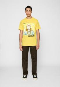 Футболка с принтом EVERYDAY SHE HUSTLING TEE Mister Tee, желтый