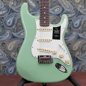 Электрогитара Fender Player II Stratocaster SSS - березовый зеленый с грифом из розового дерева