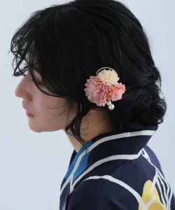 Цветочное украшение приглушенных тонов