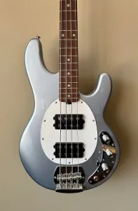Sterling RAY4HH R1 от Music Man НОВЫЙ