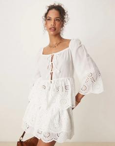 Гламурная бохо-блузка с завязками спереди в стиле ришелье белого цвета