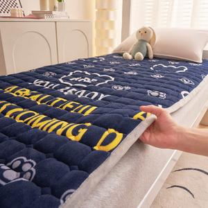 Yalu Простыня на резинке 120х200 см из молочного велюра, трехслойная, класс А