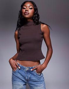 Компактная майка ASOS DESIGN с отделкой на резинке, пришитой горловиной и декоративными швами цвета экрю