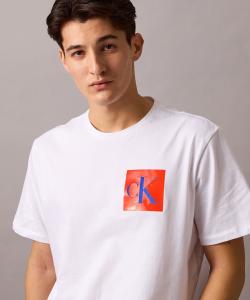 (M) Футболка с коротким рукавом Calvin Klein 30s Box Graphic, джинсы Calvin Klein 4RB837G