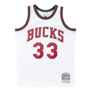 Баскетбольное джерси Mitchell & Ness NBA Swingman Jersey 'Milwaukee Bucks - Kareem Abdul-Jabbar 1971-72'
