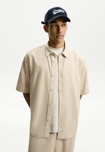 Рубашка Bershka, песочный