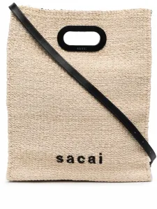 Плетеная сумка-тоут с вышитым логотипом Sacai, бежевый