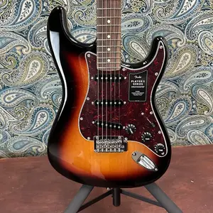Fender Player II FSR Stratocaster в окраске 3-цветный солнечный взрыв с черепашьей накладкой