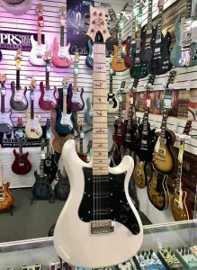 Электрогитара PRS Paul Reed Smith SE NF3 с грифом из клена, в комплекте с чехлом