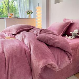 Disney Теплый зимний фланелевый комплект одеяло 180х220 см (съемный пододеяльник + наполнитель 2,5 кг), цвет Red Bean Paste