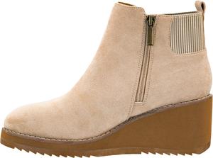 Ботильоны Corkys Footwear Apple Sauced с клиновидным каблуком, каблук 2,25 дюйма, мягкие амортизирующие стельки из ЭВА для ношения в течение всего дня, полноценная внутренняя молния с эластичной манжетой сверху, Sand Faux Suede