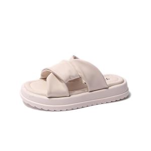 Детские шлепанцы, устойчивые к истиранию и скольжению Bull charm, экрю