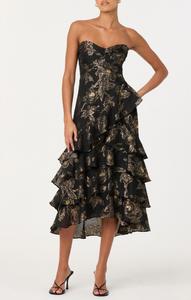 ASTR Платье Марисии в черно-золотом цвете