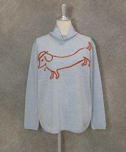 Вязаный свитер с высоким воротником и вышивкой в виде собаки, 100% шерсть.