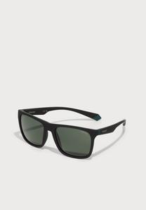 Солнцезащитные очки Polaroid Sunglasses, Matte Black/Green/Black