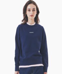 Толстовка с круглым вырезом и вышитым логотипом бренда.