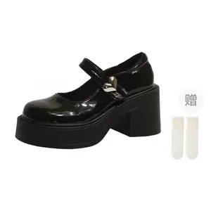 Туфли Мэри Джейн на массивном каблуке для женщин Fawn Miri, Black-Comes With Socks