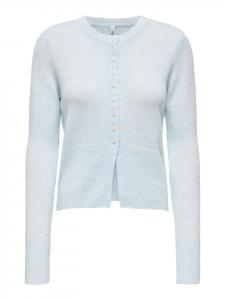 ONLY Свитер на фоне зимнего неба