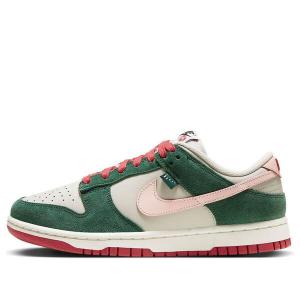 Кроссовки (WMNS) Nike Dunk Low SE 'All Petals United', цвет lt bone/pink bloom-sail-fir